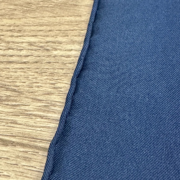 Vintage Hermes Armes de Chasse 90x90 scarf - Picture 10 of 11